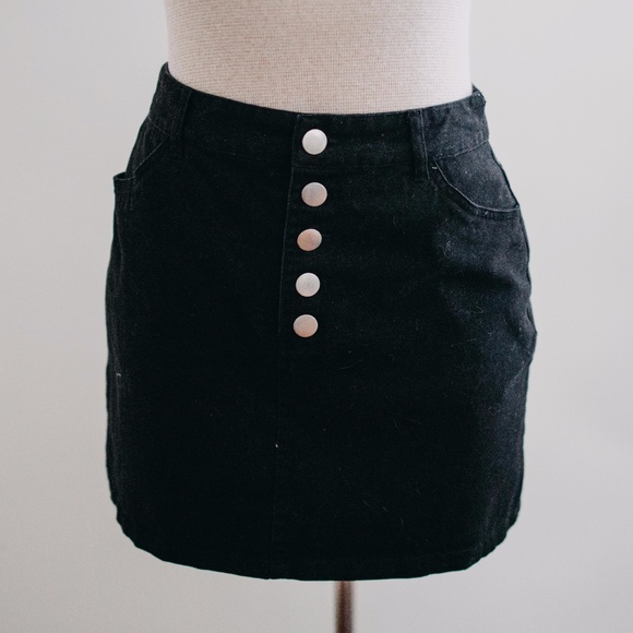 Forever 21 Dresses & Skirts - Forever 21 / Button Front Black Mini Skirt